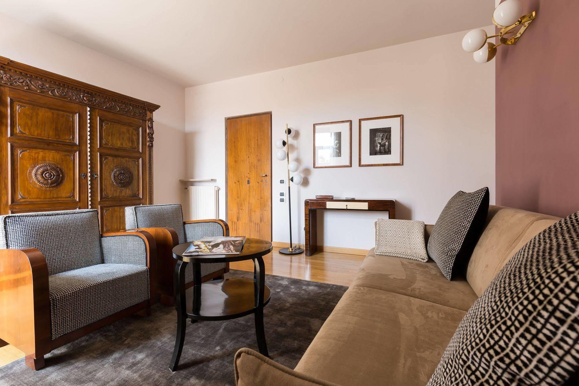 Escalus Luxury Affittacamere 4*